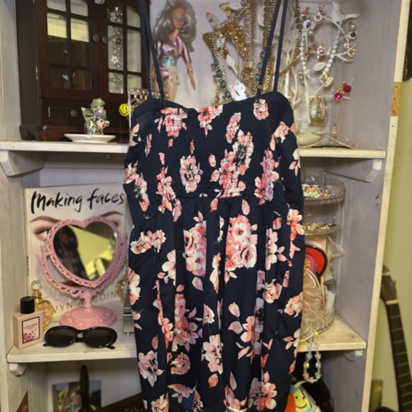 Band of Gypsies Navy and Pink Floral Romper Size L - Picture 3 of 4